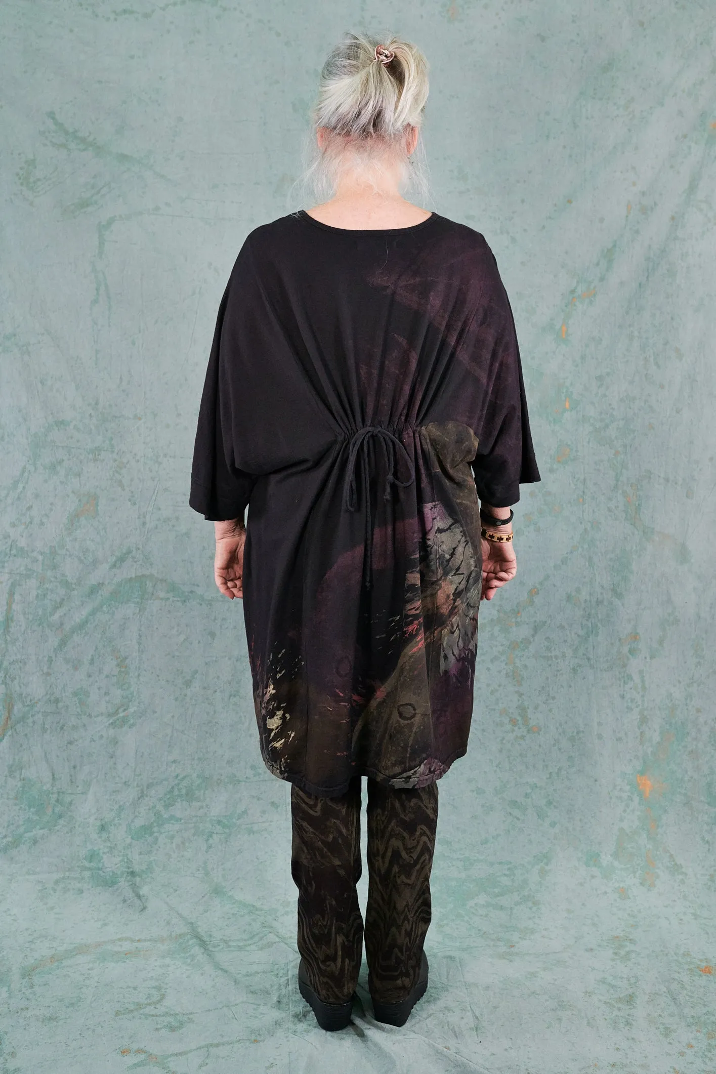 1566 Drawcord Tunic Noir-Feathered Moon