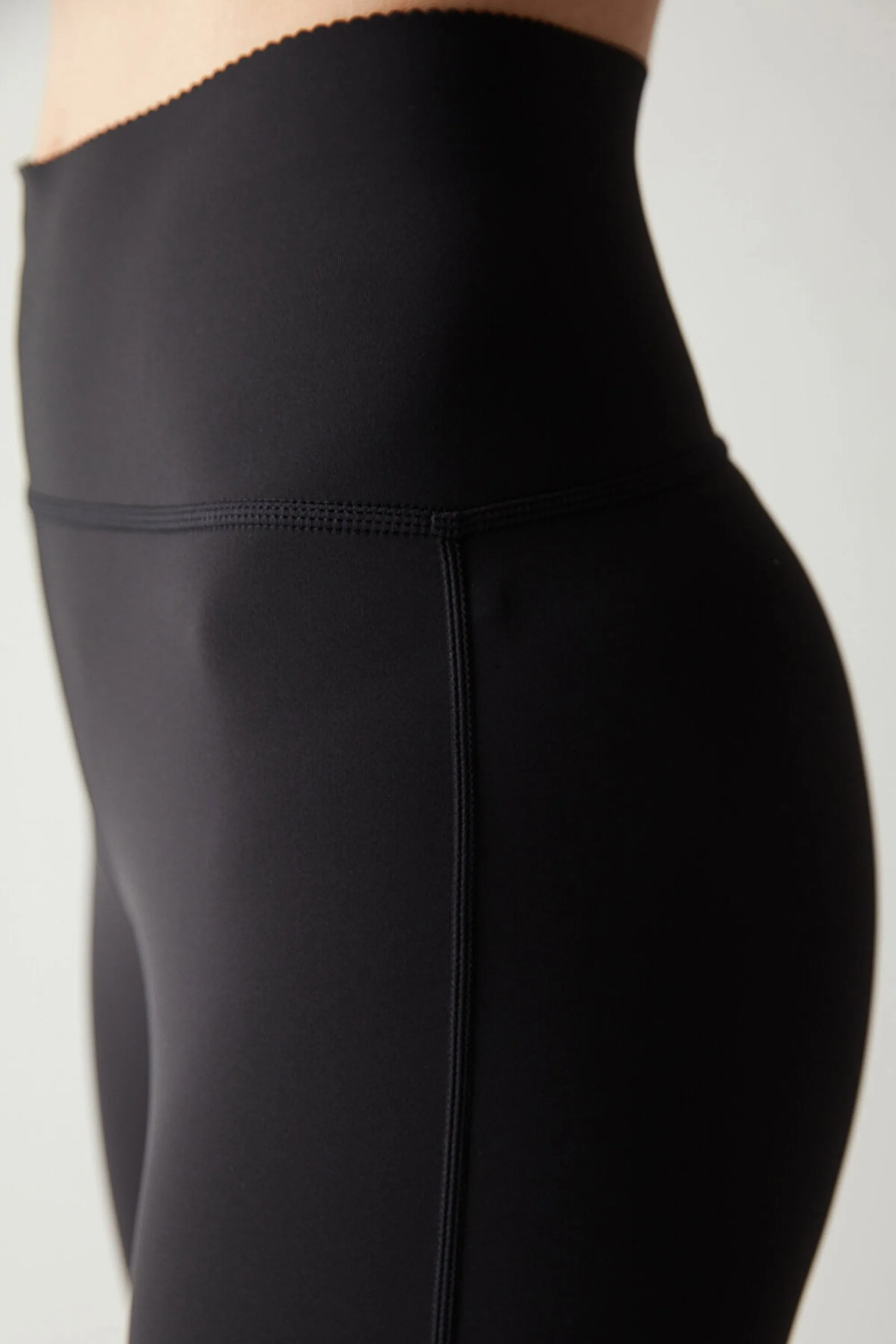 Capri Form Leggings