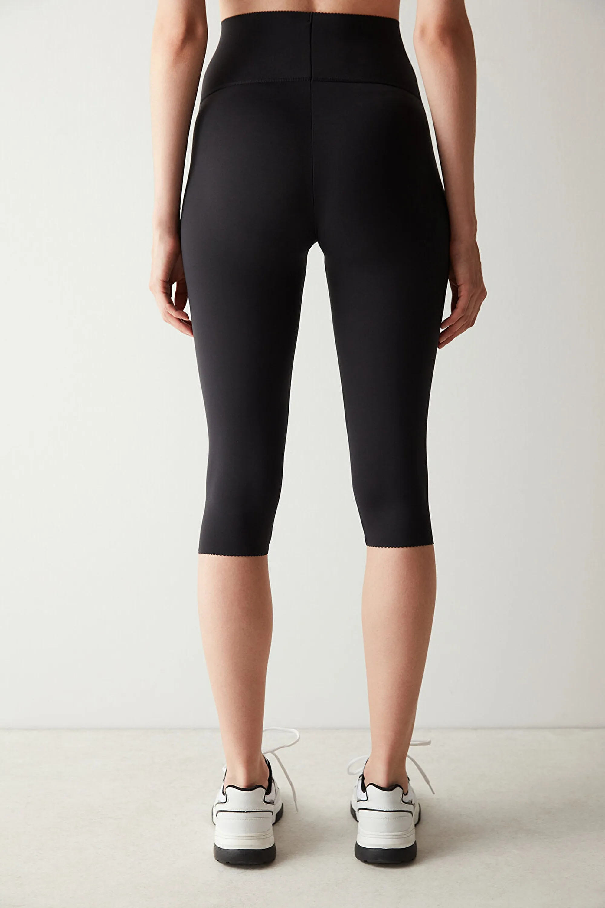 Capri Form Leggings