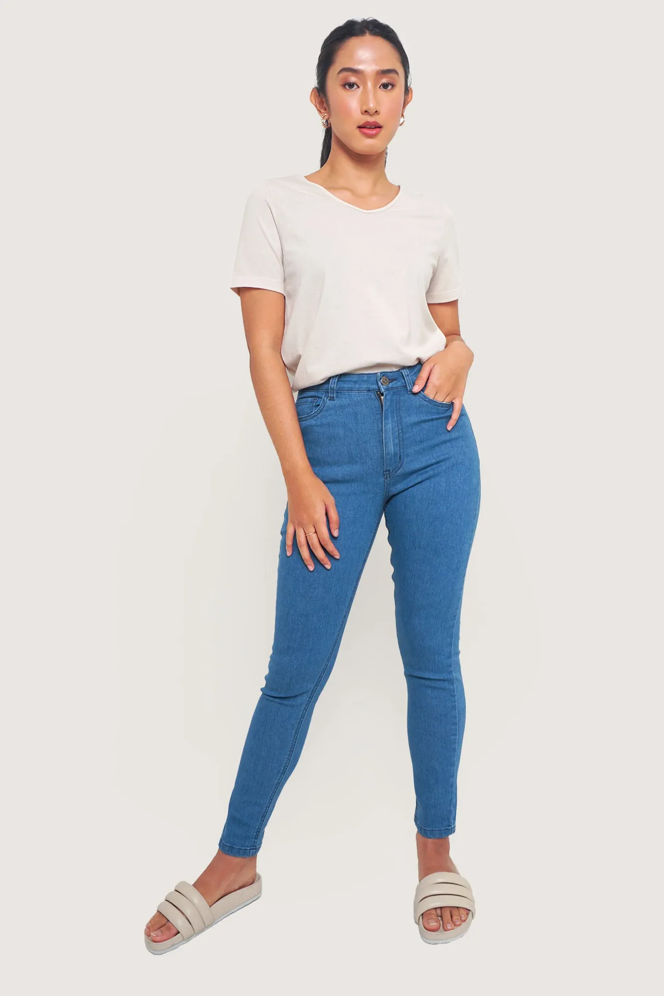 Closet Staples V-Neck Amboy Hem Tee