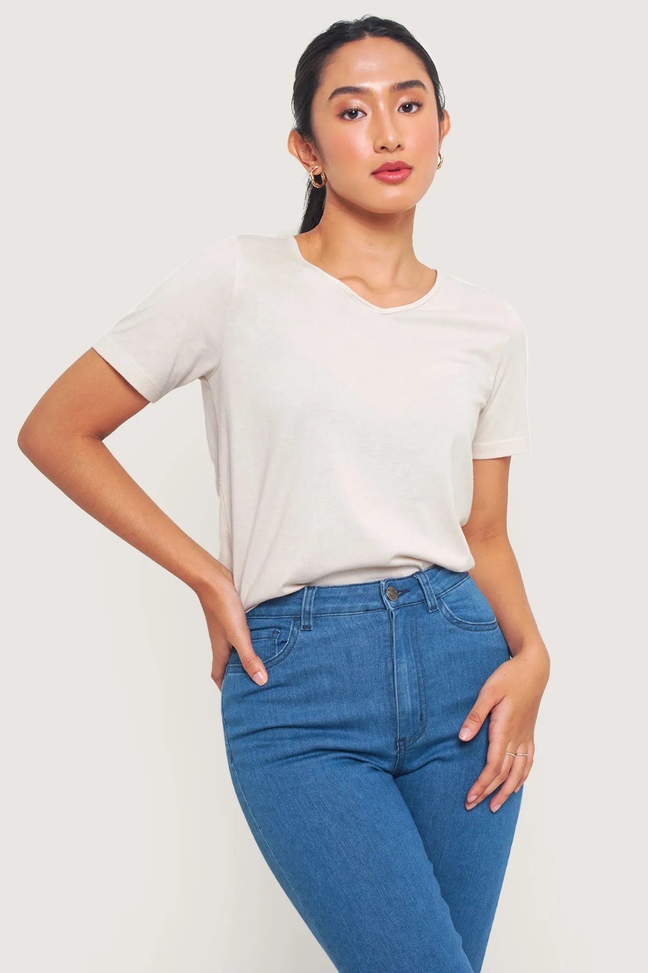 Closet Staples V-Neck Amboy Hem Tee