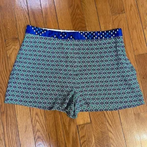 Diane von Furstenberg Women Shorts Size 8
