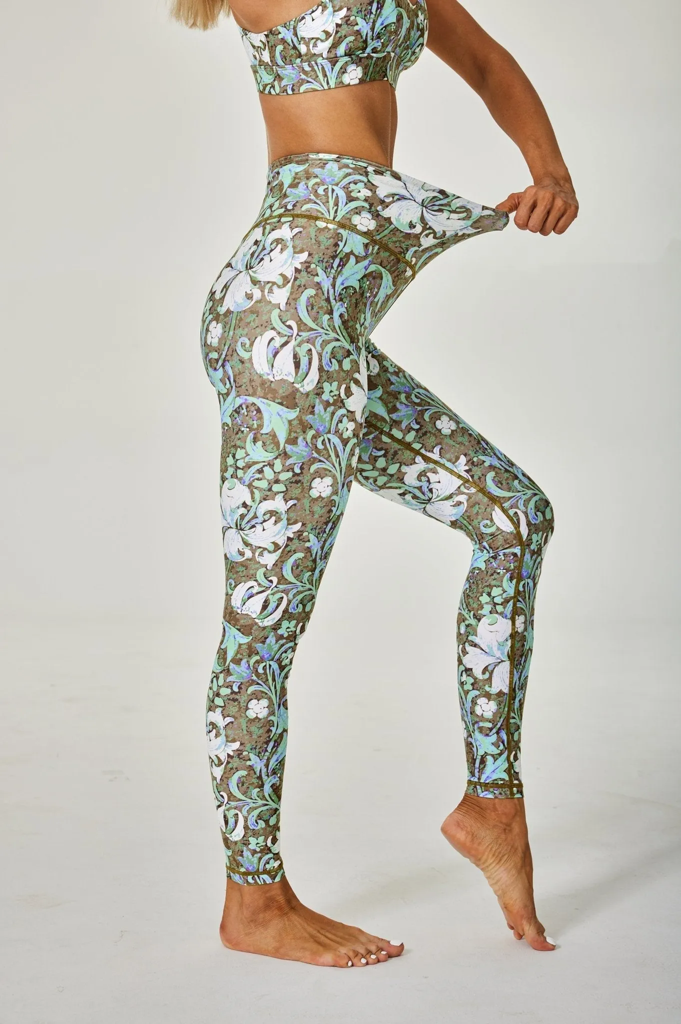 EmpowerMove Women’s High Waist Workout Leggings – Stretchy Sculpting Yoga Pants with Allover Floral Moon Print – Buttery Soft, Tummy Control, No See-Through