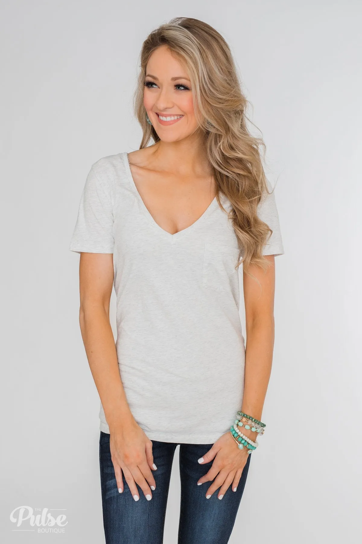 Essential V-Neck Pocket Tee Shirt- Heather Off White