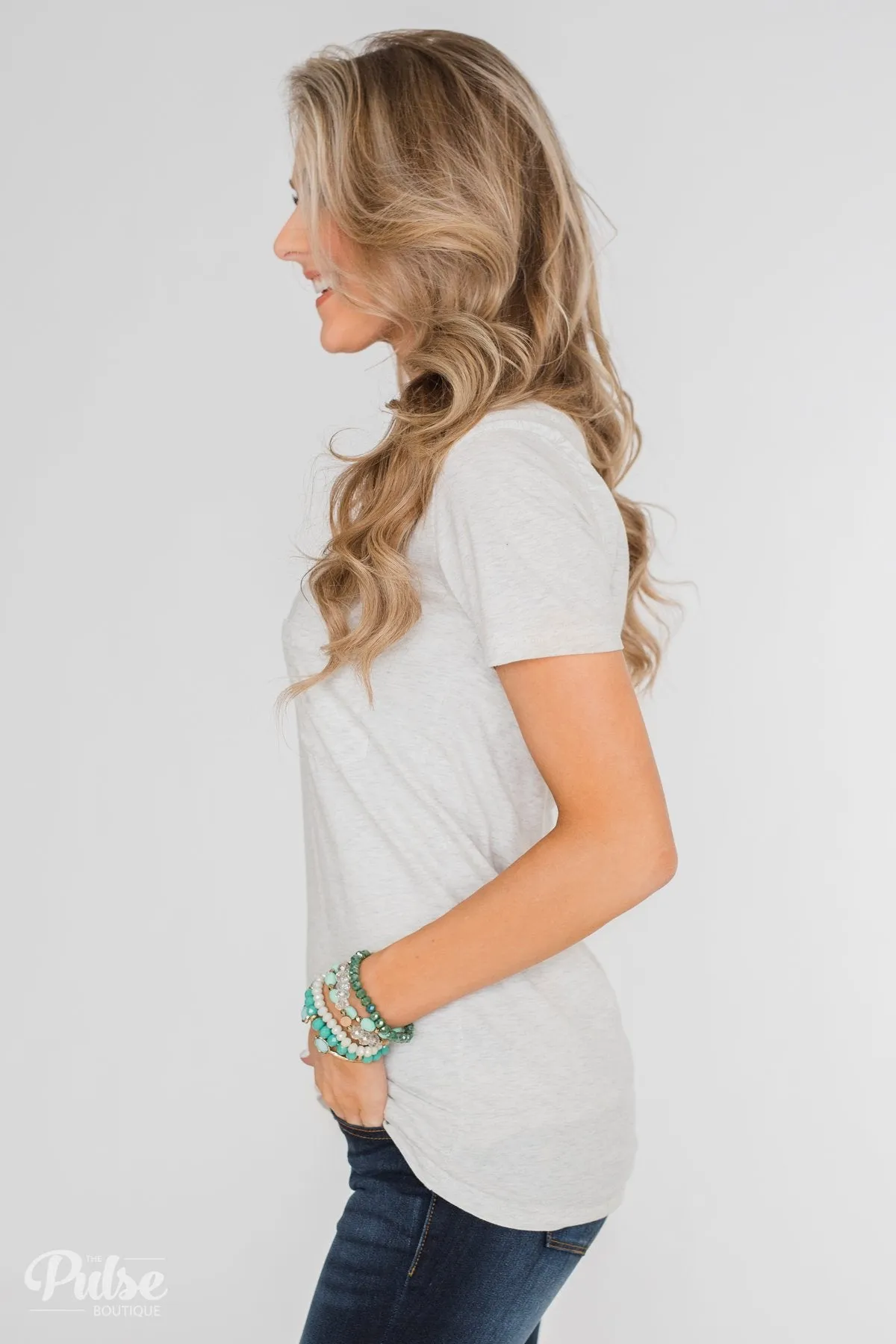 Essential V-Neck Pocket Tee Shirt- Heather Off White