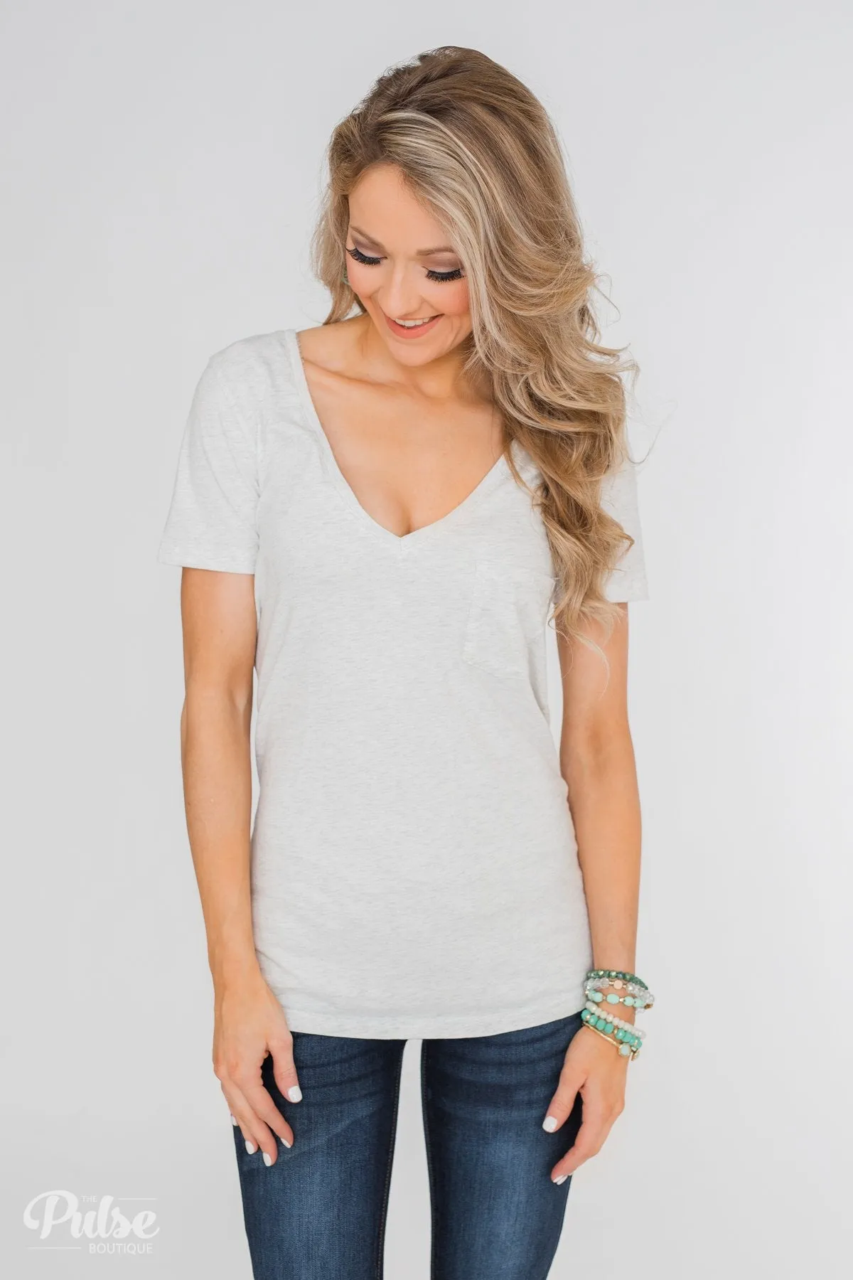 Essential V-Neck Pocket Tee Shirt- Heather Off White