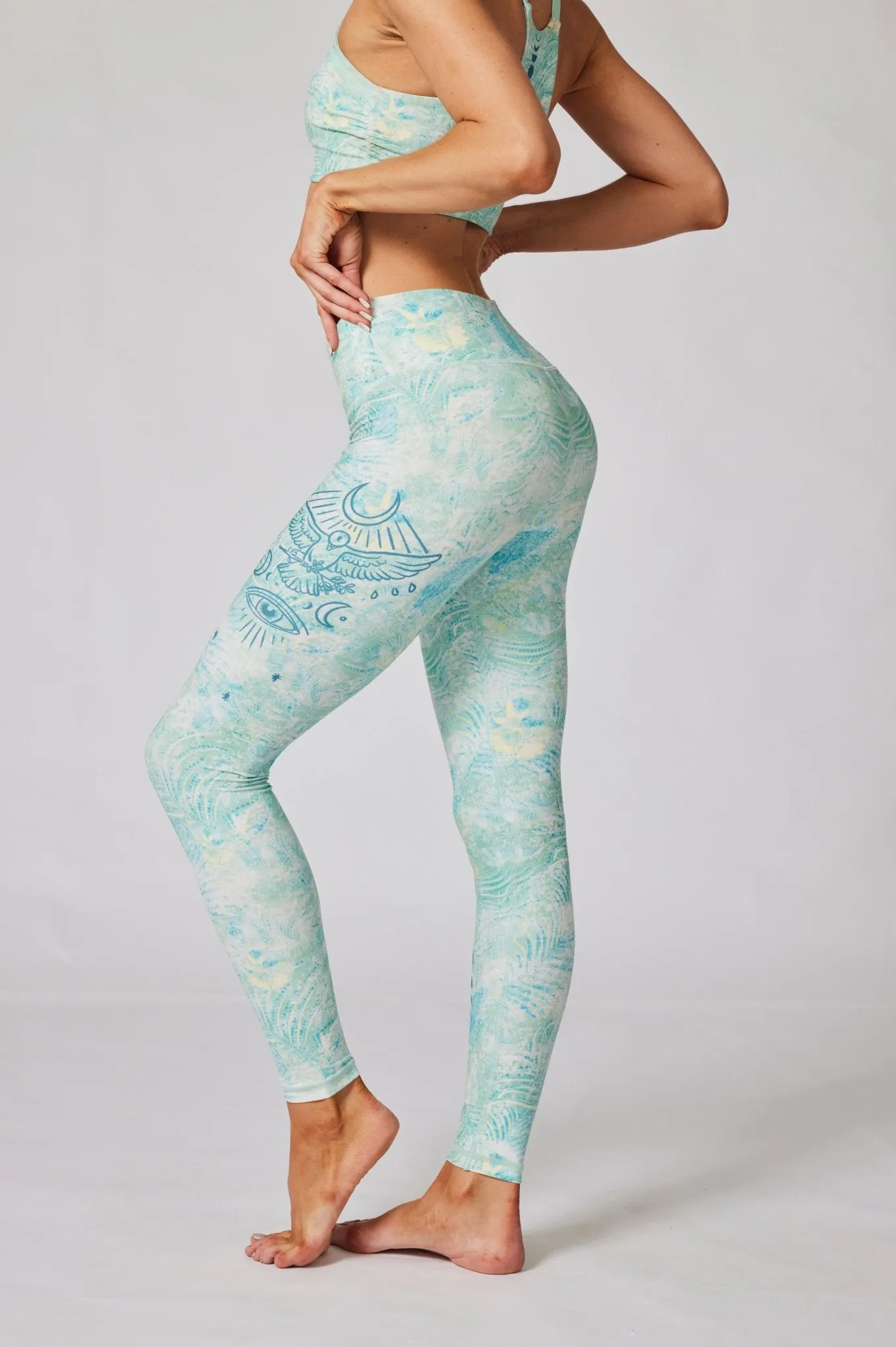 Evermind Women's Celestial Energy High Waist Yoga Leggings – 4-Way Stretch, Breathable Fabric with Mystical Moon Print