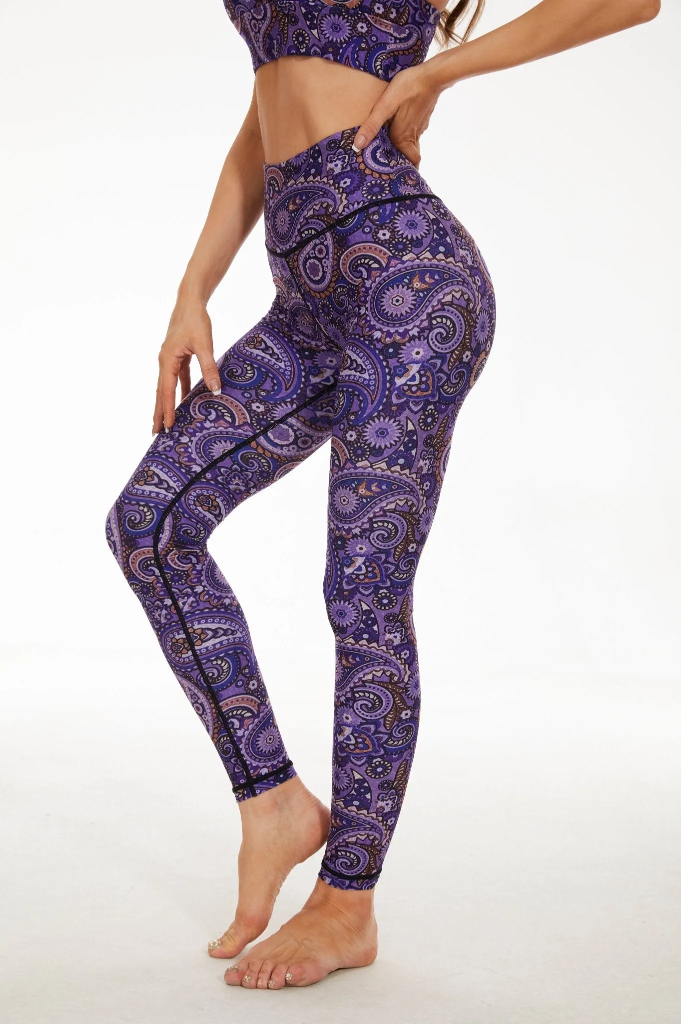 Feel Free Women’s High-Waisted Workout Leggings with Tummy Control – Soft Stretch Paisley Print Yoga Pants for Gym, Running & Everyday Wear