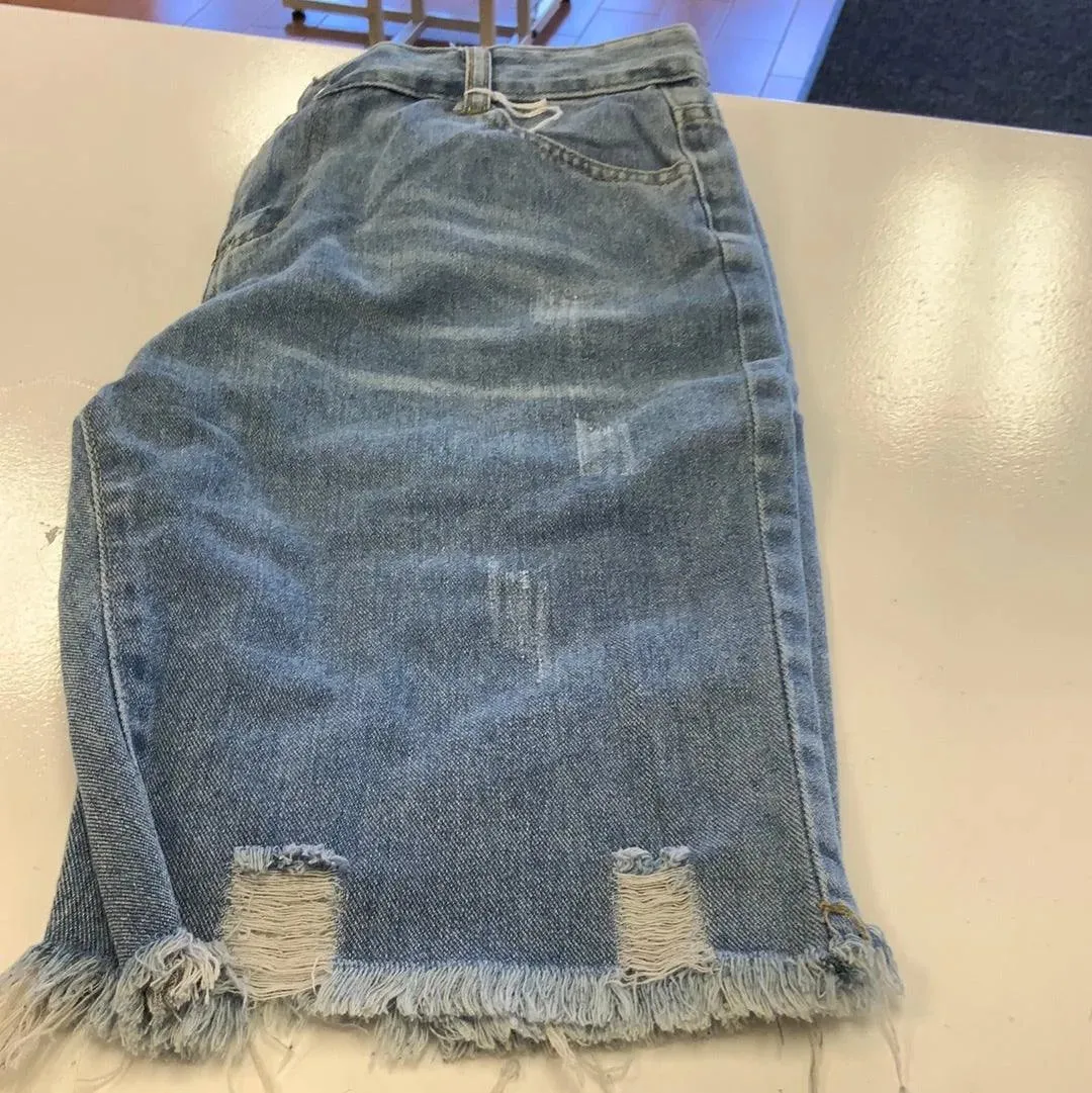 Frayed Hem Boyfriend Short