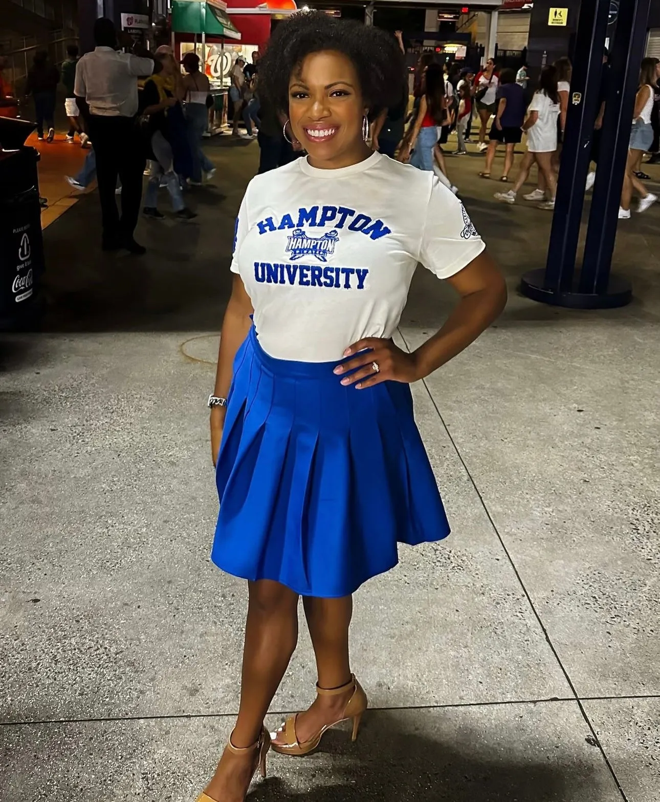 Hampton U | LOGO Chenille EMBROIDERY UNISEX TEES