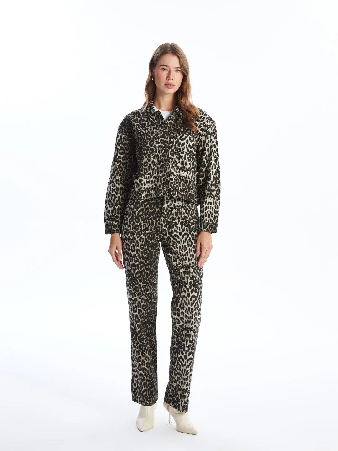 LCW Modest

Camel Hair Printed Shirt Collar Leopard Patterned Women's Jean Jacket