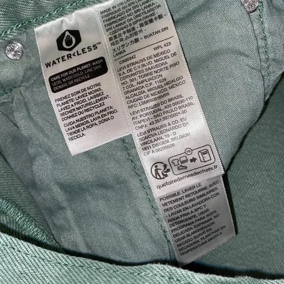 Levi’s 501® High Waist Cutoff Denim Shorts In Dusty Beryl Green NWT size 29