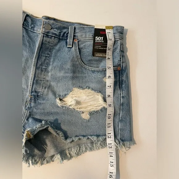 Levi’s Premium 501 High Rise Denim shorts button fly fault line sz 31