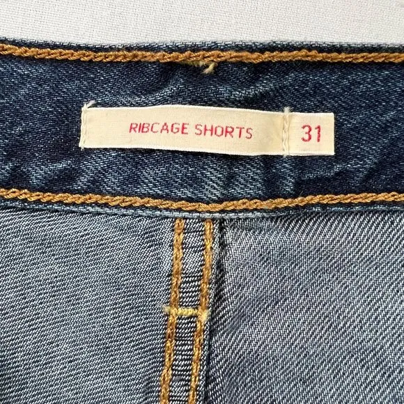 Levi's Ribcage Denim Shorts in Noe Five Size 31 NEW!