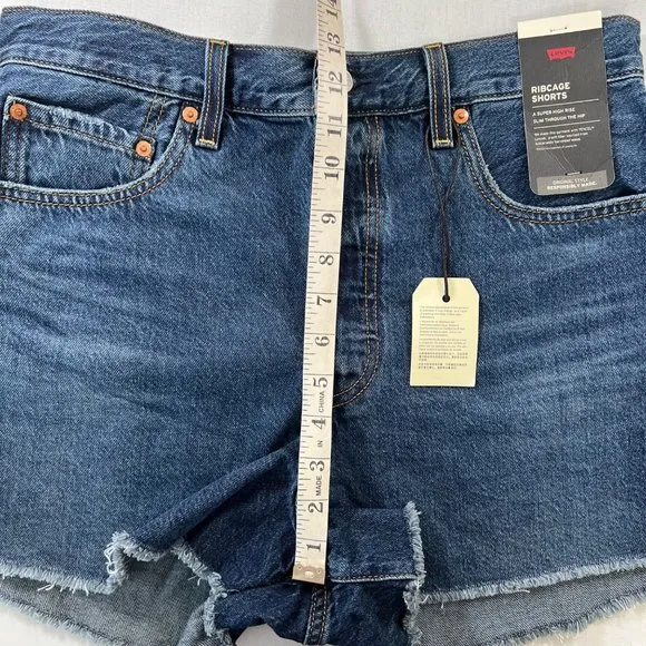 Levi's Ribcage Denim Shorts in Noe Five Size 31 NEW!