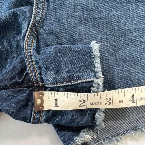 Levi's Ribcage Denim Shorts in Noe Five Size 31 NEW!