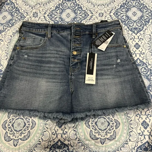 Liverpool - Christine Hi- Rise a-line fray hem shorts - Claymont