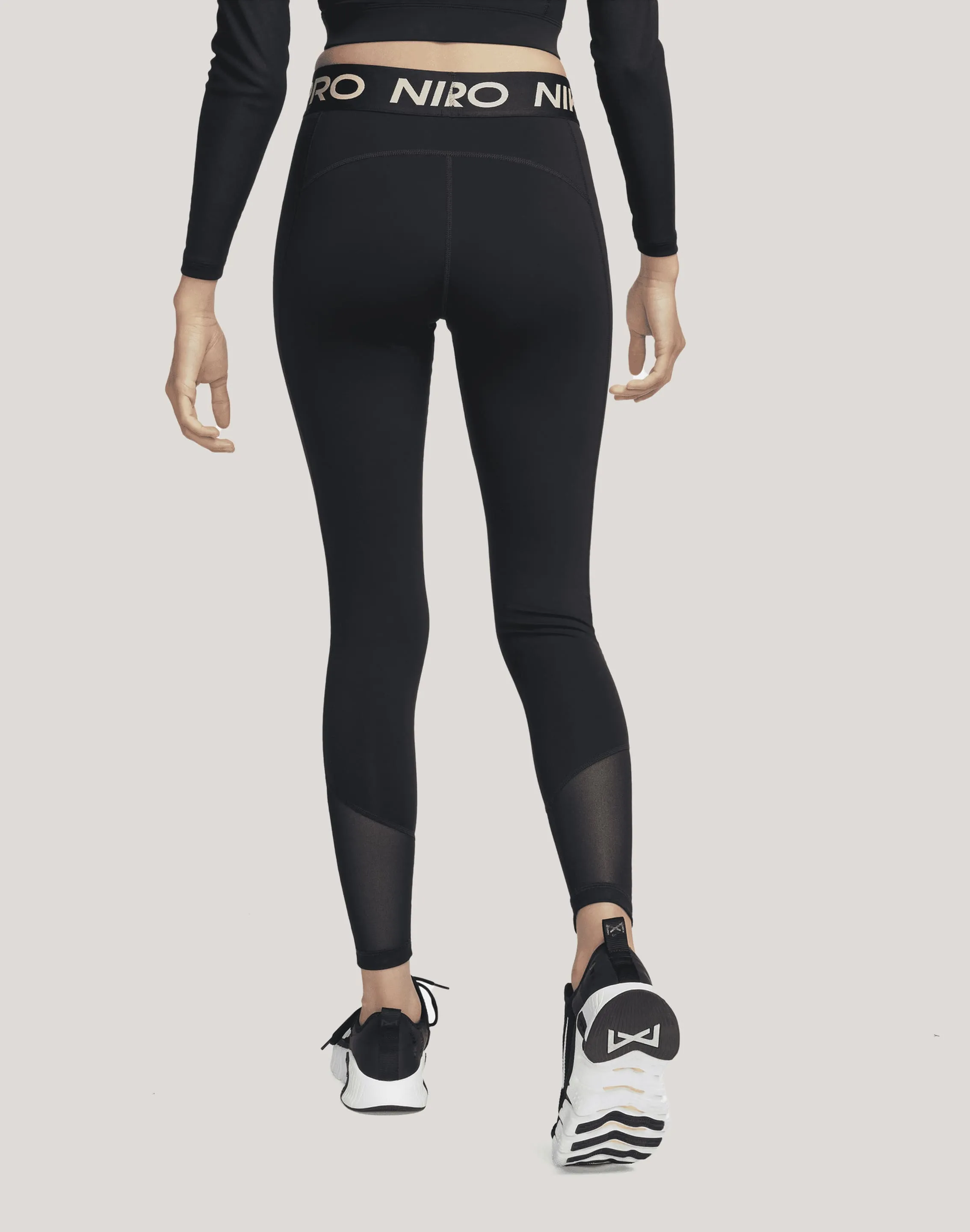 Nike Pro Mid-Rise Leggings