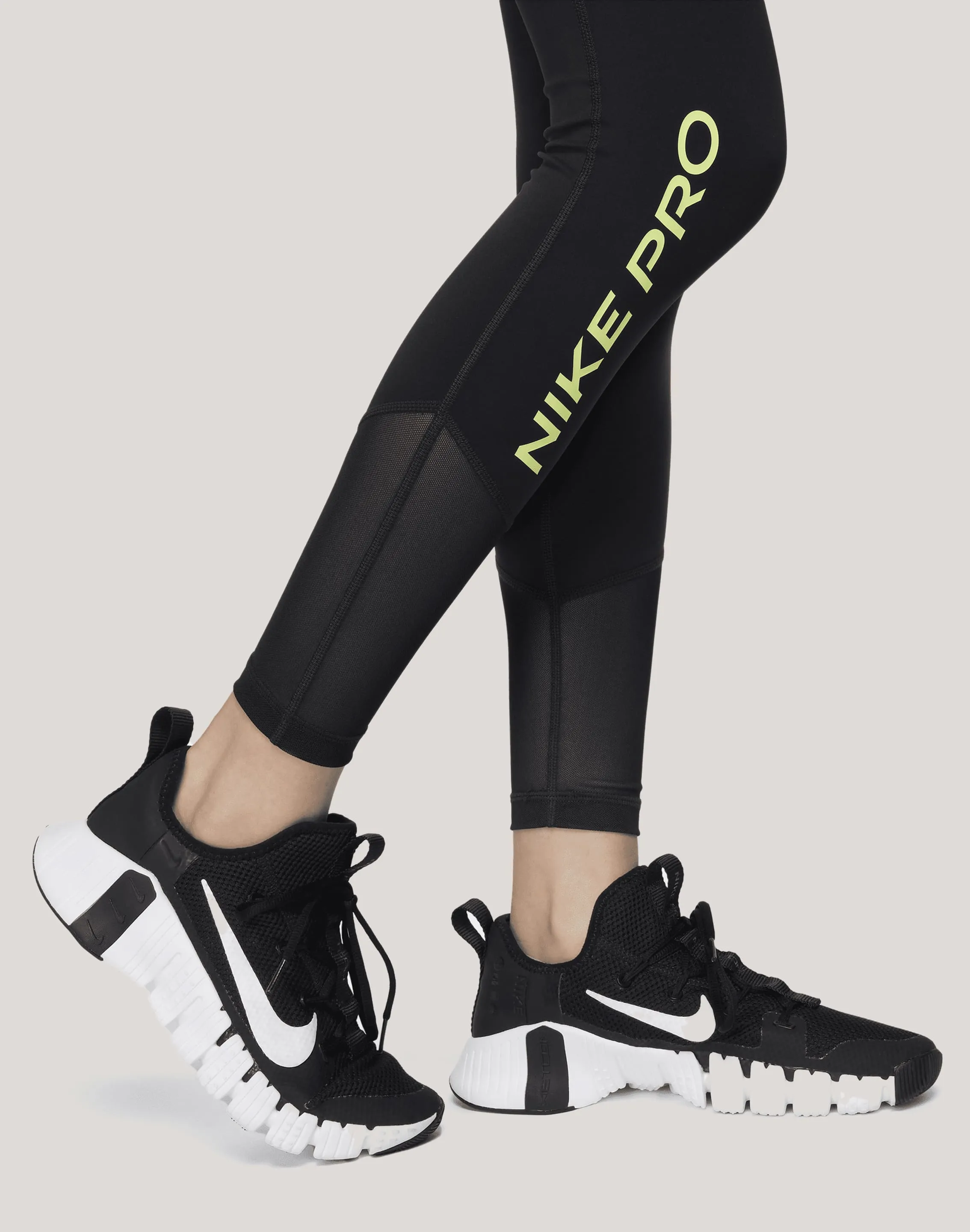 Nike Pro Mid-Rise Leggings