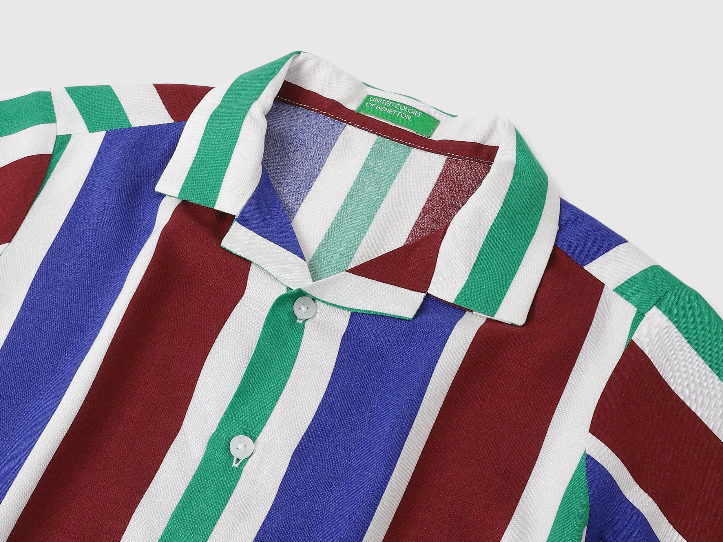 Regular Fit Spread Collar Striped Shirts
