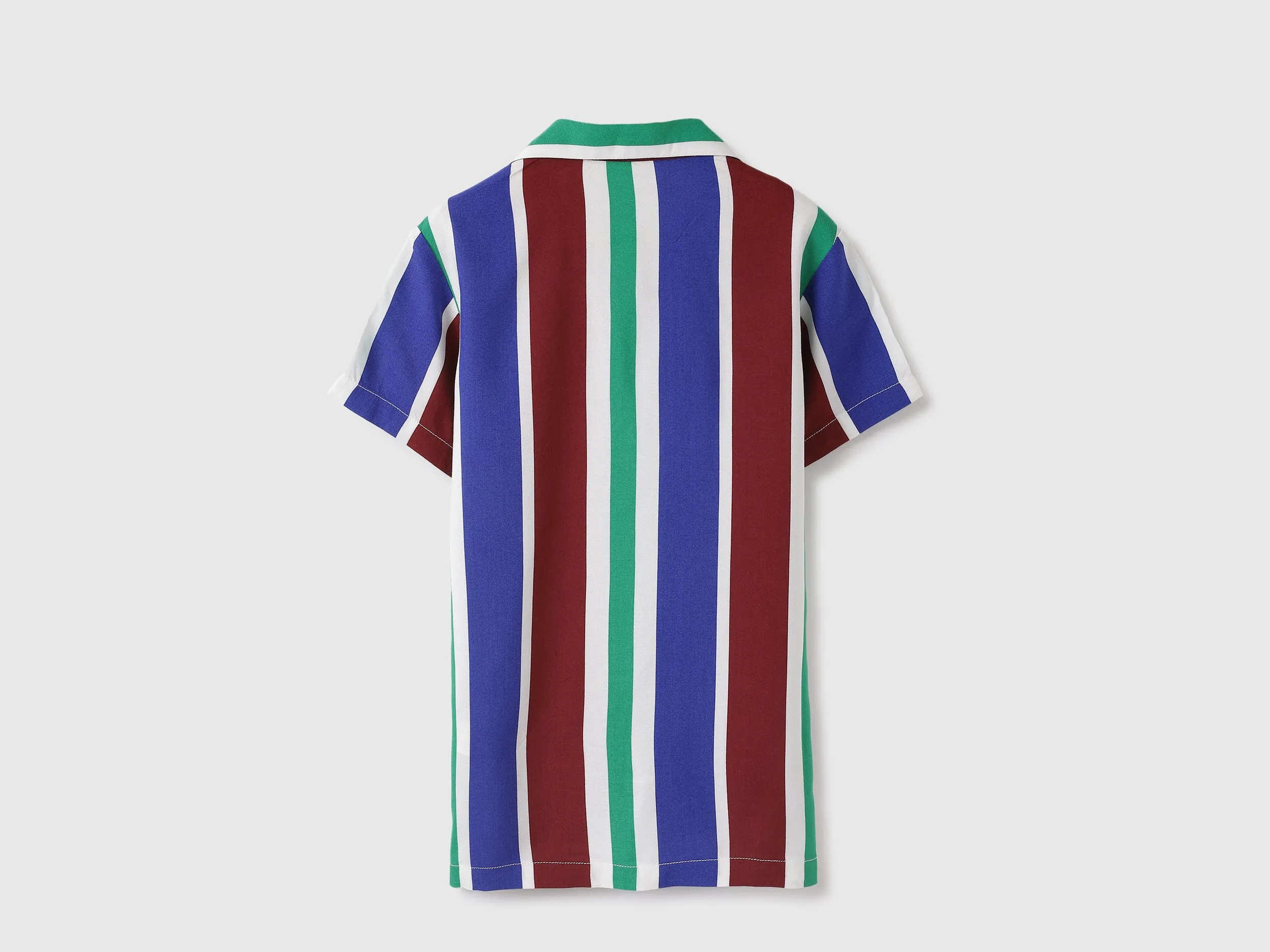Regular Fit Spread Collar Striped Shirts
