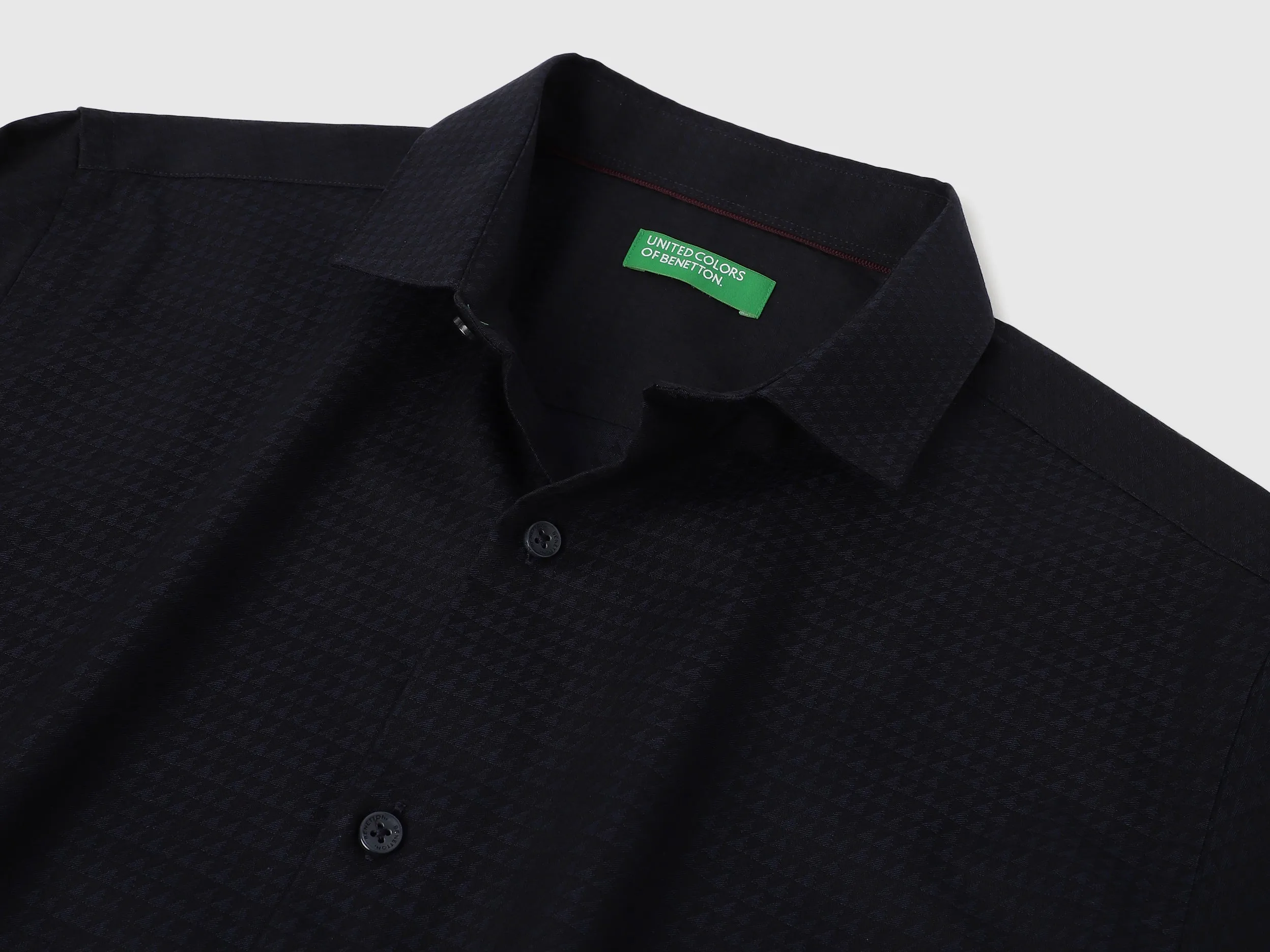 Slim Fit Cut Away Printed Shirts