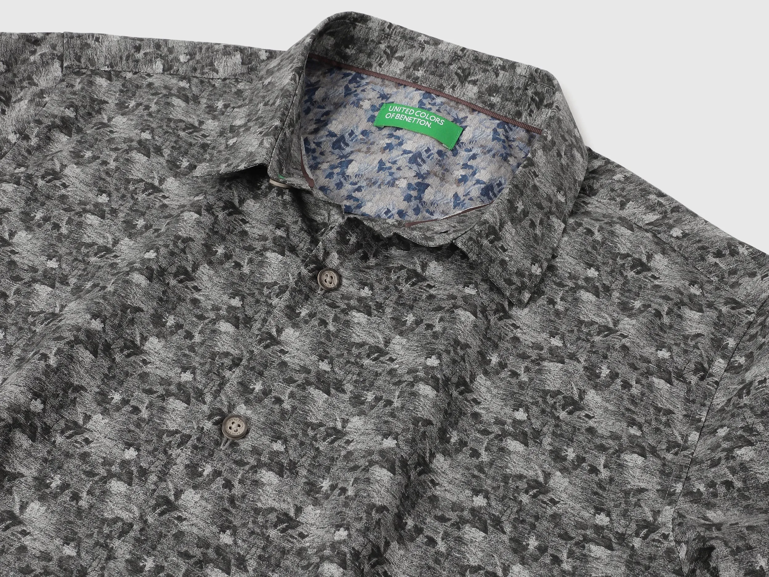 Slim Fit Spread Collar Printed Shirts