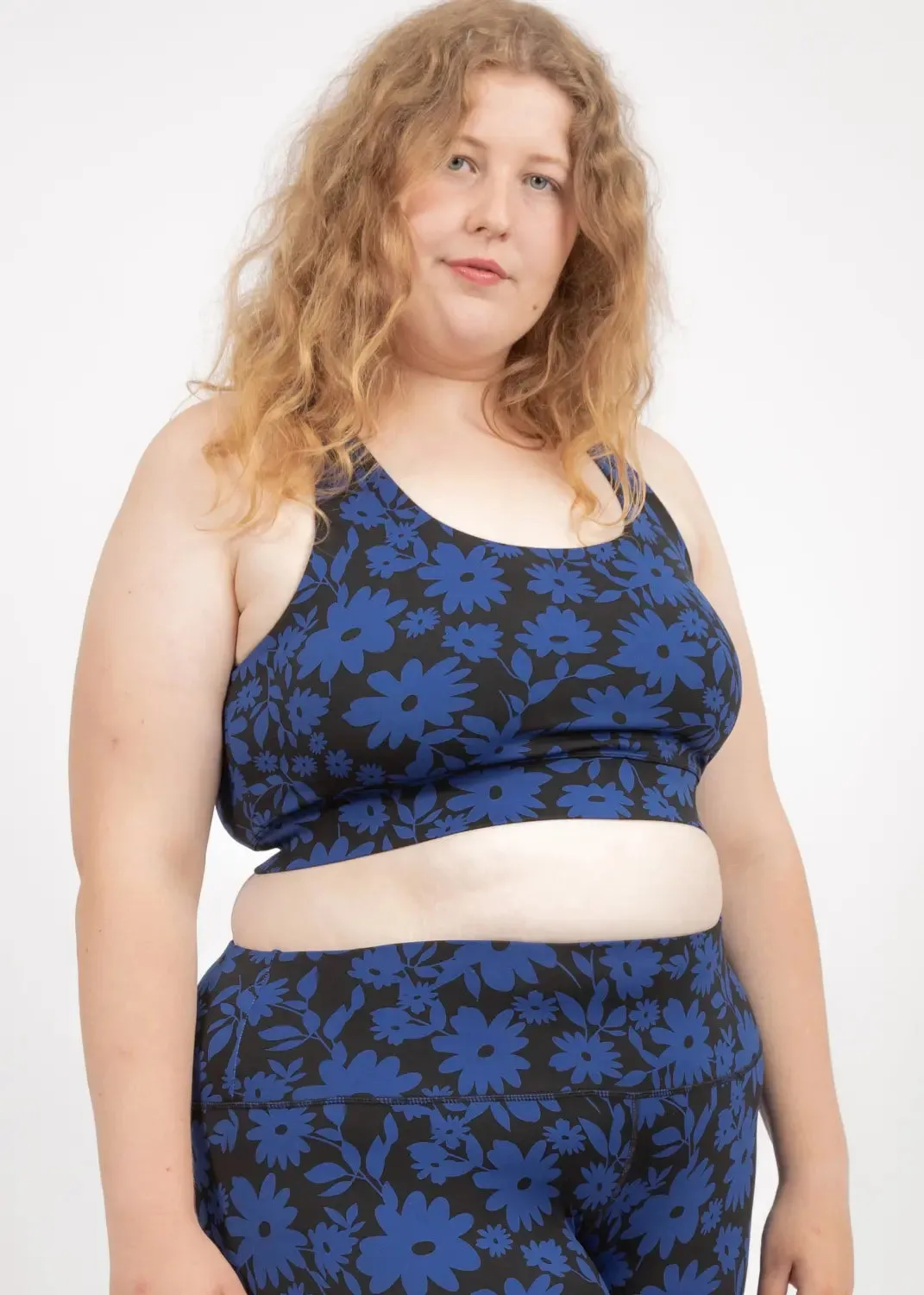 Sports Bra Ubud in Dark Moonflower
