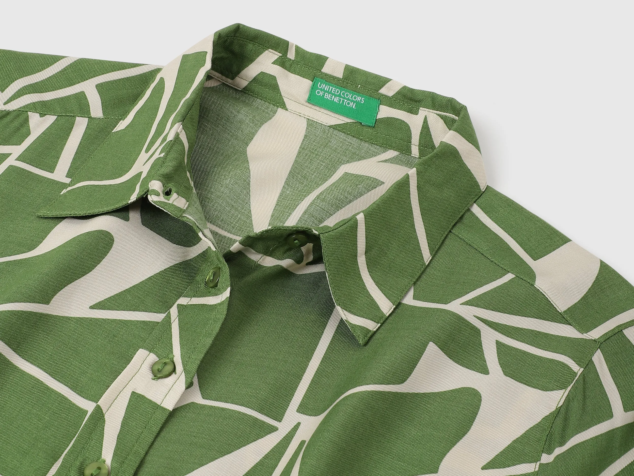 Spread Collar Printed Shirts