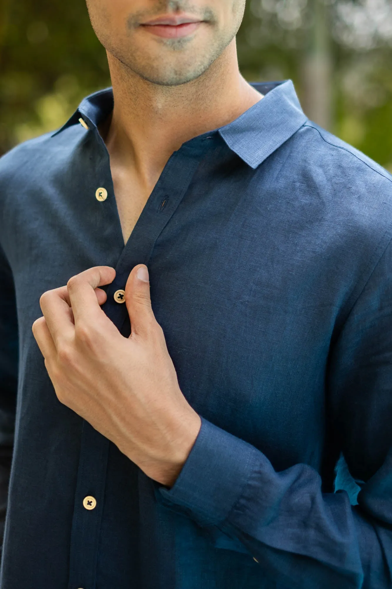 The Linen Pocketless Shirt