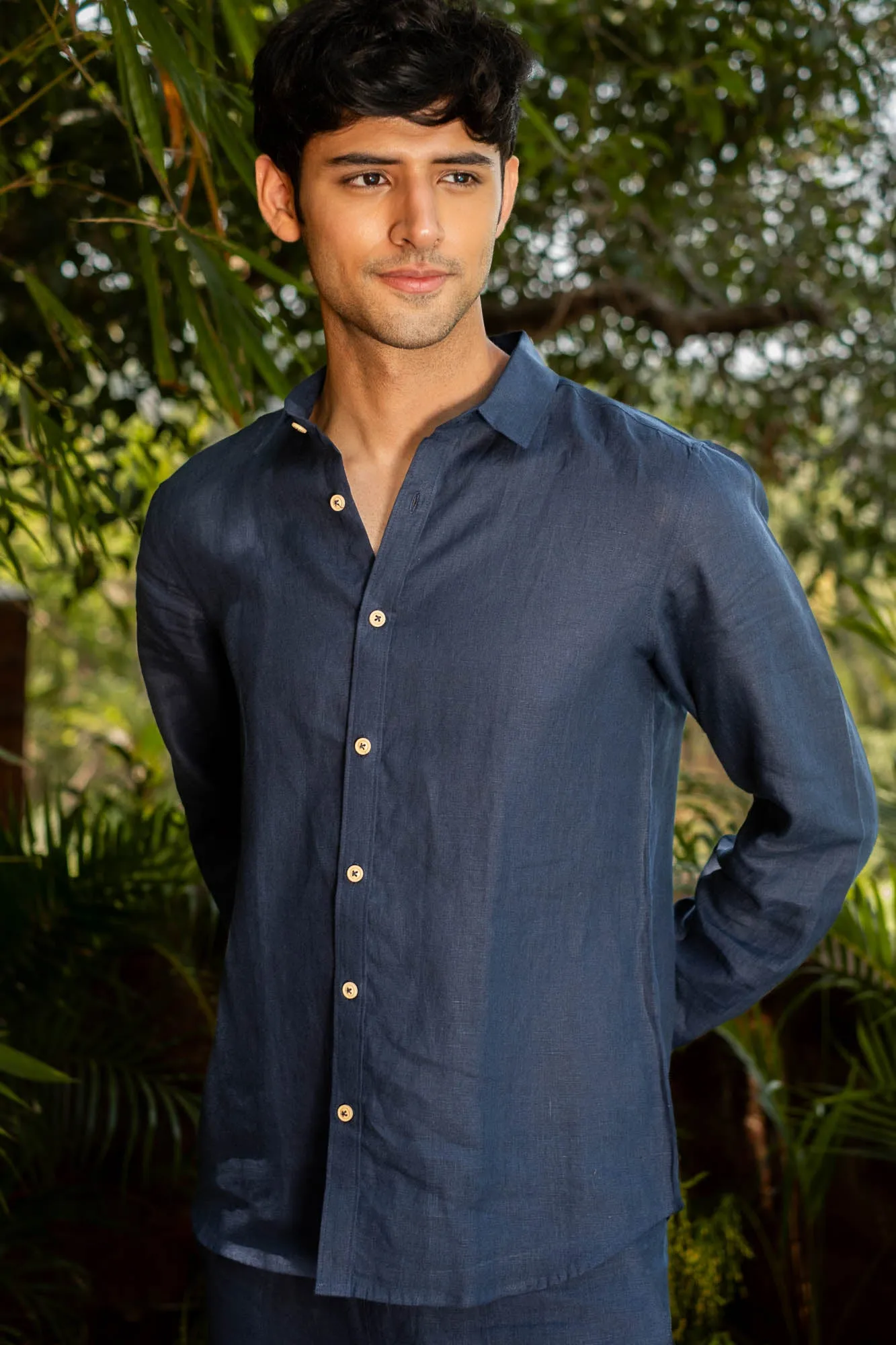 The Linen Pocketless Shirt