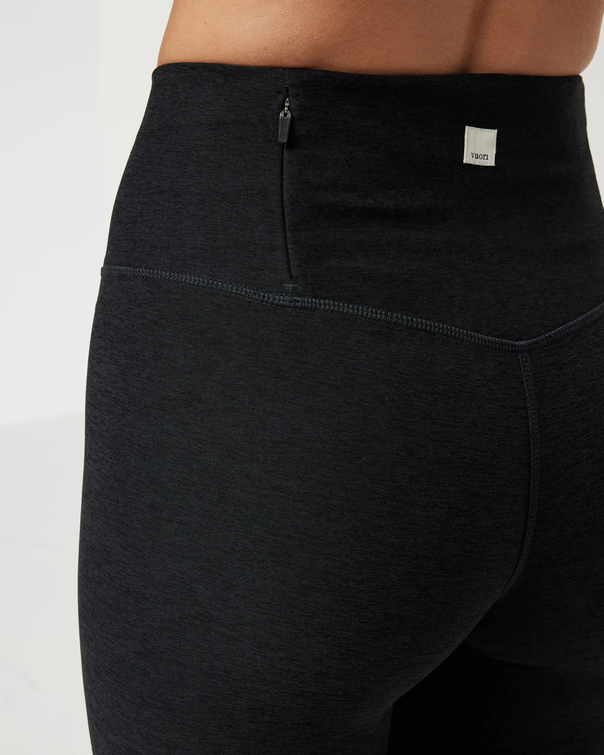 vuori Women's Clean Elevation Legging in Heather Black