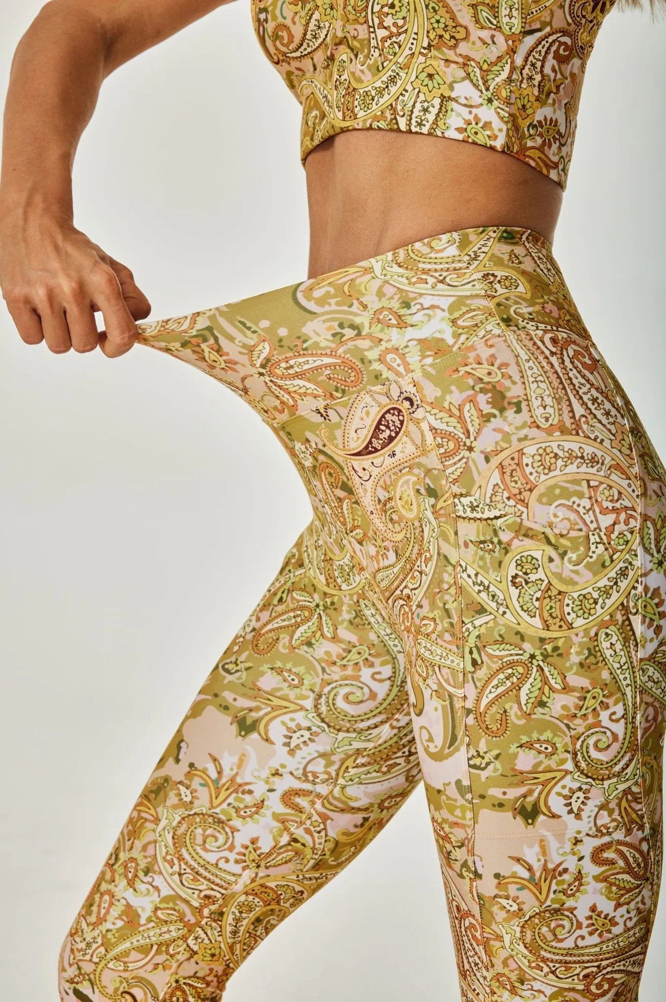 Women's Boho Paisley High Waist Flare Leggings – Stretchy Bell Bottom Yoga Pants for Fitness and Everyday Style