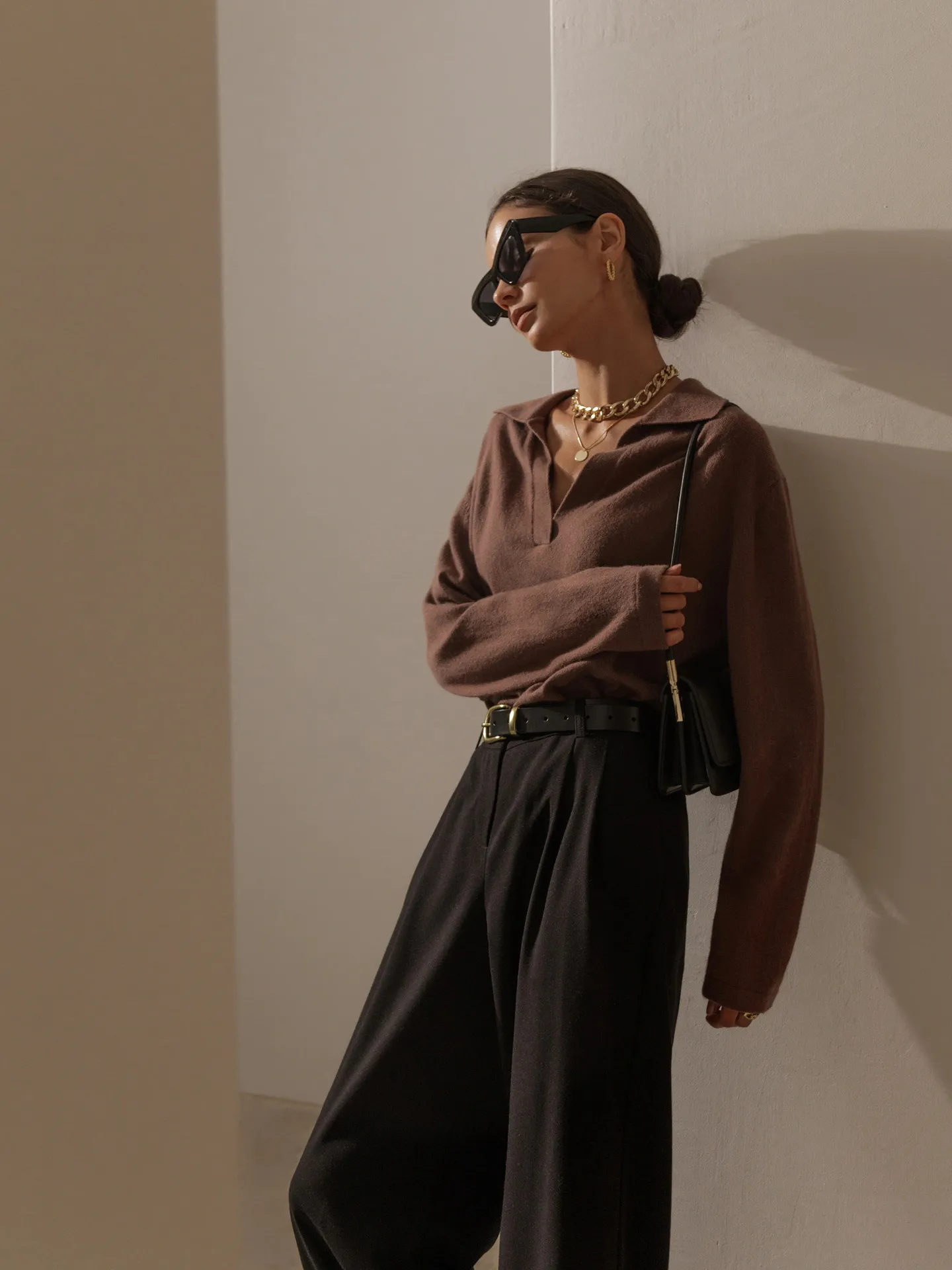 Women’s Elegant V-Neck Wool Polo Sweater with Lapel