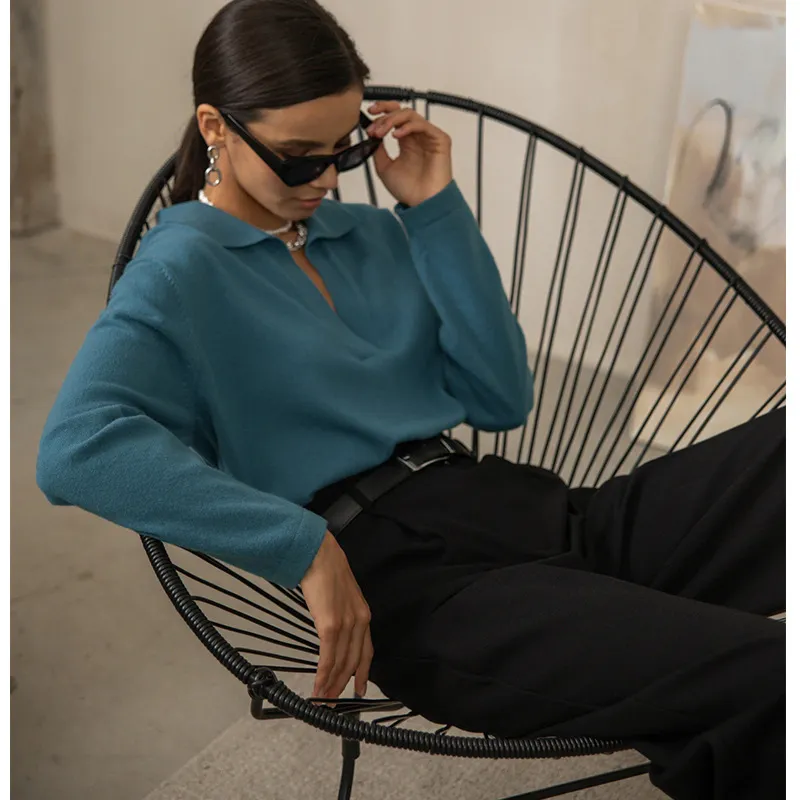 Women’s Elegant V-Neck Wool Polo Sweater with Lapel